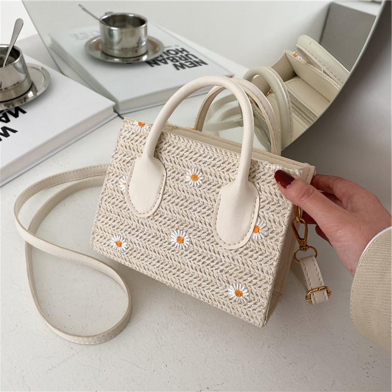 

2021 Trendy And Spring Stray Bag Female New Summer Shoulder Straw Messenger Fresh Single Casual Small Qshok