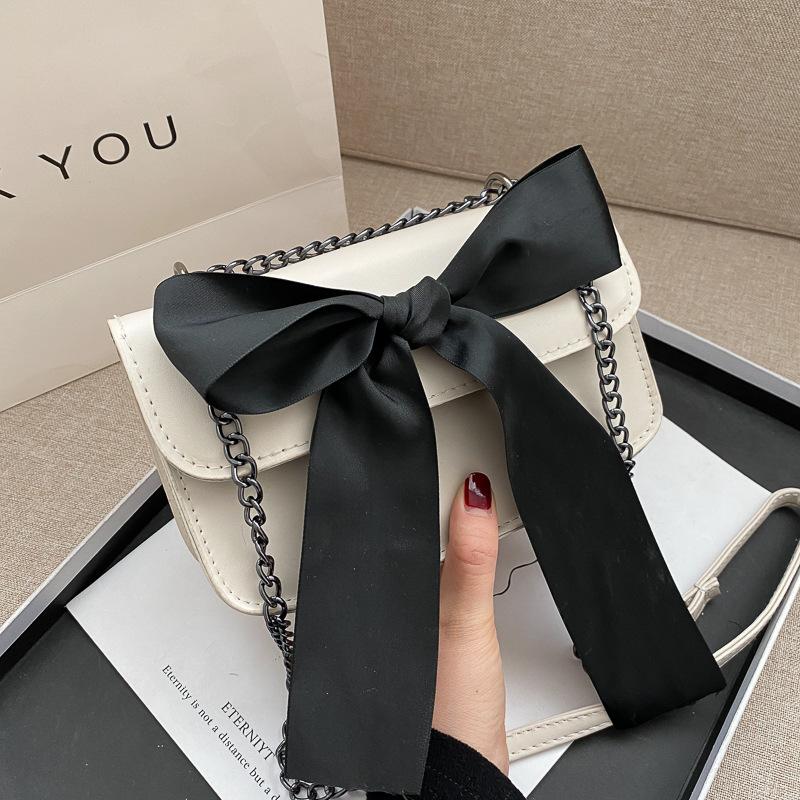 

Winter Fashion Chain Handbags For Women Pu Leather Shoulder Bag Bowknot Female Crossbody Bag Small Square Lady Purse, Black