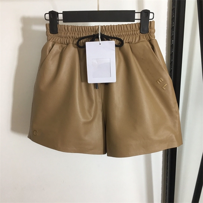 

2021 designer fashion brand new ladies real sheepskin shorts fabric comfortable and versatile 20205281, White;black