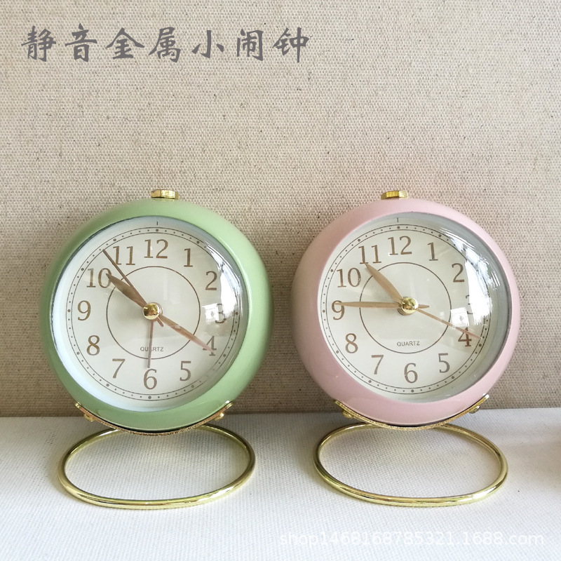 

metal small alarm base bedside round mute sweep second european korean decorative clock simple number