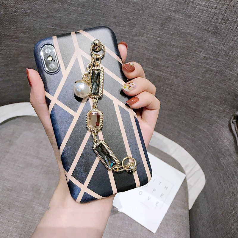 

Luxury Geometric Diamond Pearl Bracelet Chain Phone Case For iphone 12 mini 11 Pro Max XR X XS max 7 8 plus Soft Cover Funda