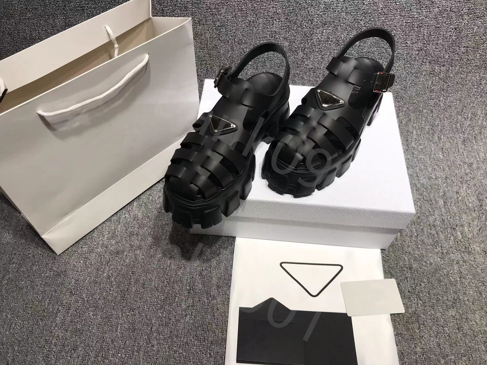 

Designer luxury woman man Roman sandals platform heel gladiator buckle sneakers slippers running triple strainers loafers green white red bee2 with box size 35-40, Yellow