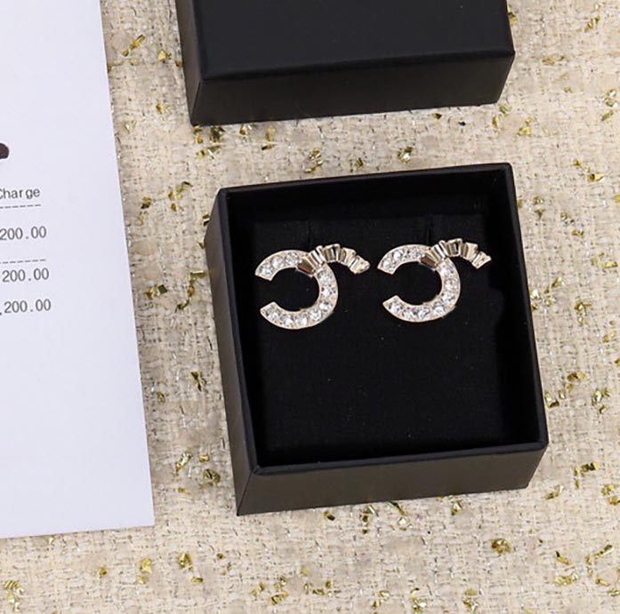 

2021 New design stud earring with diamond for women wedding jewelry gift have stamp box PS4079