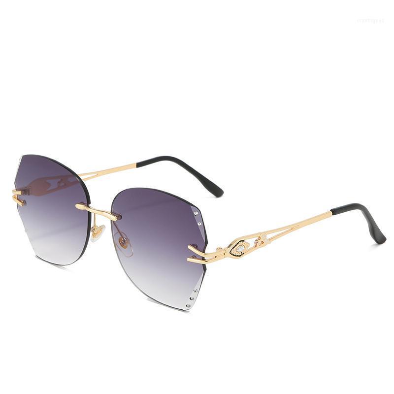 

Sunglasses Fashion Oversized Square Women Summer Style Big Size Frame Mirror Sun Glasses Female Oculos UV4001