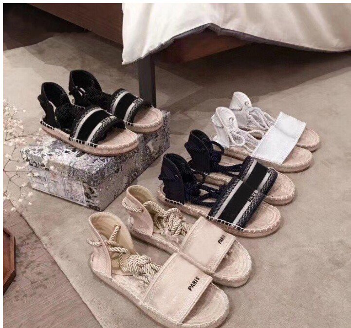 

Prad Plate-forme d'été décontractées Mode Alphabet de pêche Chaussures En Cuir Femme Chaussure Corde herbe Sandales Tissées Grande taille 35-41 MKJFF0001