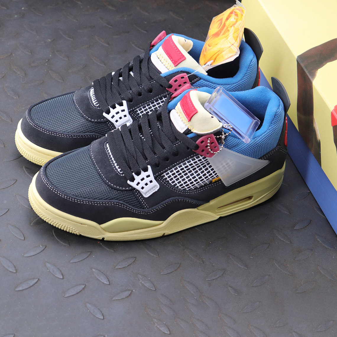 

News Top Quality Men Jumpman 4 4s black blue Basketball Shoes Kaws Travis Scotts Cactus Jack Women's Luxury Designers Trainer Sneakers With Box, #1