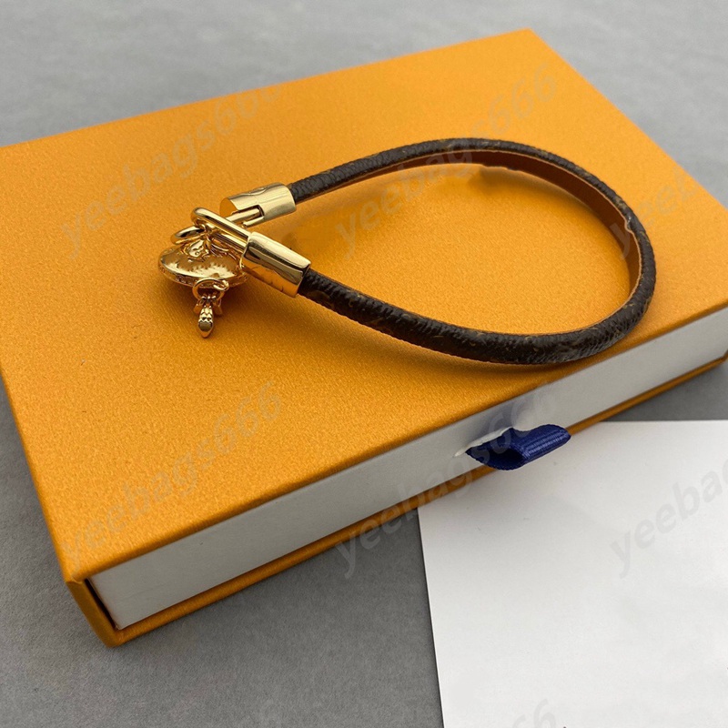 

Luxury Design Jewelry Bracelet Color Chain Monogram Women's Bracelet, Golden;silver