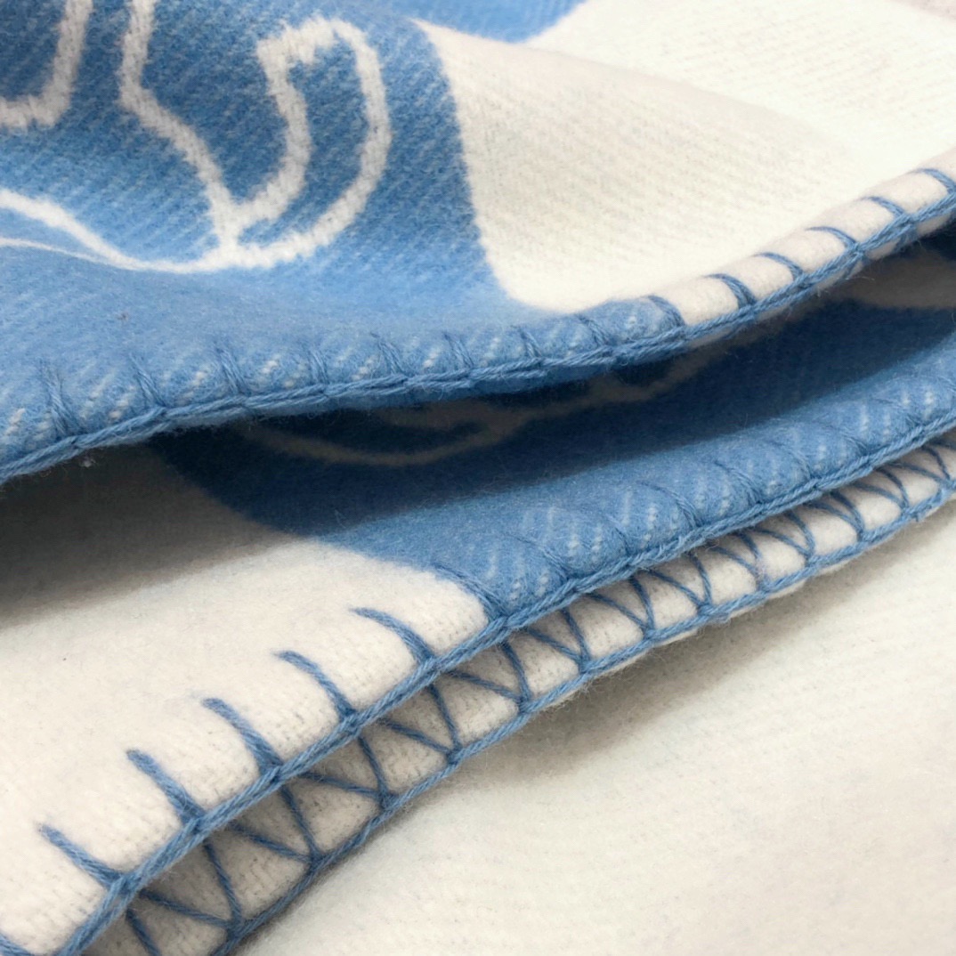 

KIDS Baby Children BLUE blanket Chrismas Gift Have Tag And Dust Bag TOP VERY Thick Home Sofa Good Quailty TOP Selling 135*95cm Wool 3 Colors