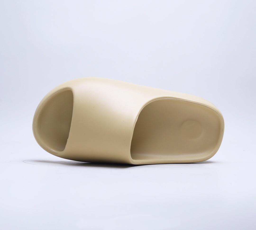 

high quality designer slippers luxury comfortable slippers desert sand summer brown flat men women beach resin slide sandal mens womens Rubber slipper, Whatsapp