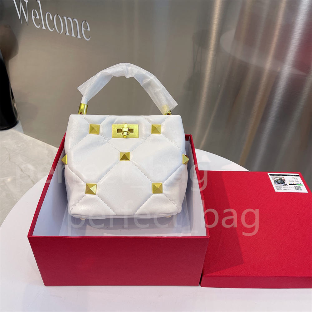 

Designer Ladies rivet chain shoulder bag luxury purse high quality fashion, Don't buy