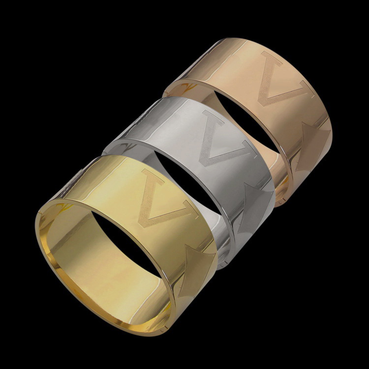 

2021 Europe America Fashion Style Bangle Lady Women Titanium steel Engraved V Initials Four Leaf Flower Wide Bracelet 3 Color