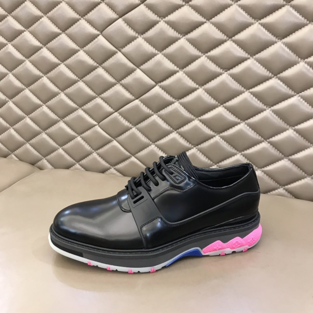 Mens Rhyton Chaussures Sneaker avec la bouche Lèvre Imprimer Designer de luxe NY Yankees Femmes Vintage Entraîneur Hommes Oversize A61