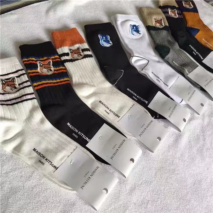 2021 New Maison Kitsune Ader Erro Raposa Bordado Meias De Algodo Das Mulheres Dos Homens 4 Estaes Esportes Meia Alta Qualidade Crewsock Ps80-image-657981041