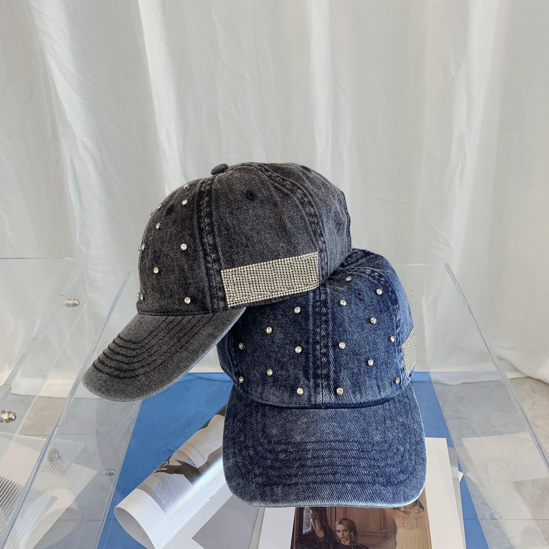 

Designers Baseball cap luxurys hats women leisure fashion vintage denim diamond designer hat winter caps warm black and blue 2 colors for female styles good, Box
