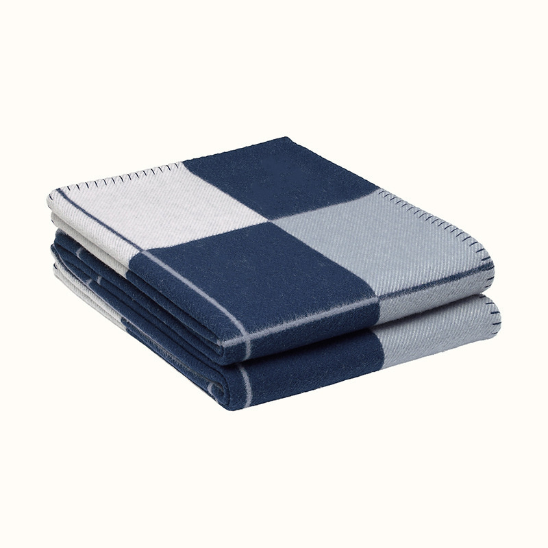 

High Quality Soft Letter Blanket Solid Color H Blankets wool Comfortable Sleeping Bed Sofa Home Textile