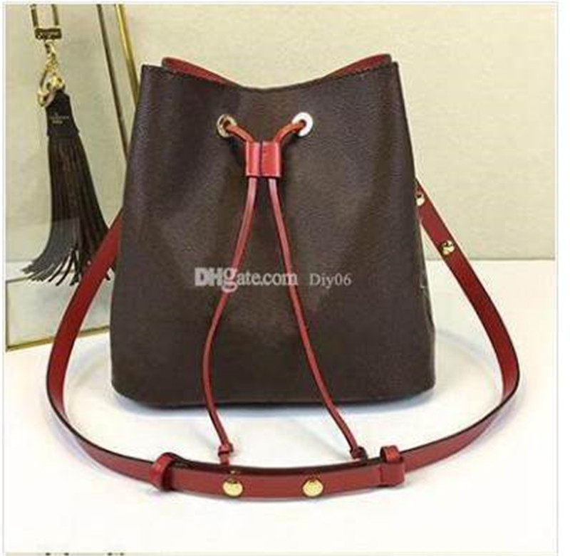 

Luxurys Designers Leather Clutch Bags 2021 New Women Original Brand Fashion Handbags Red Black Buckle Handbags + Bag Leather Shoulder Bags, Pink - with logo