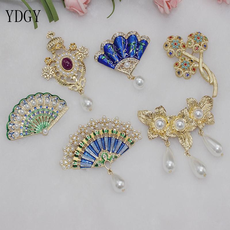

Pins, Brooches Ydgy Luxury Brooch Beautiful Old Relief Pearl Fan Shape Lady Jewelry Wholesale