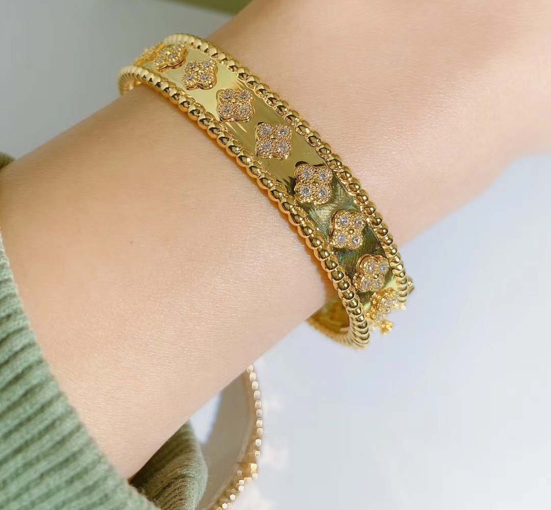 

fashion Have stamp high quality Bangle Four Leaf Clover 3 colors Bracelets and ring 18K Gold for Women Girls Valentine's Jewelry-A, Black