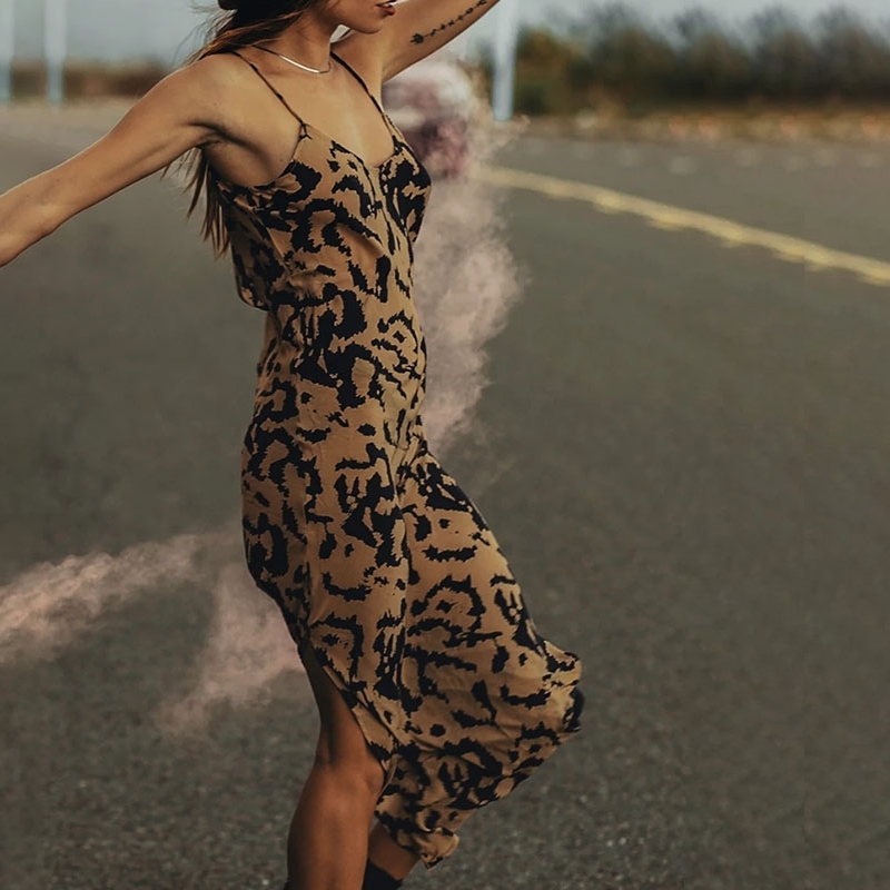 

Korean Bodycon Beach Mini Dress Summer Off Shoulder Sexy Leopard Sundress Elegant Women Sleeveless Party Boho Vestidos 210603