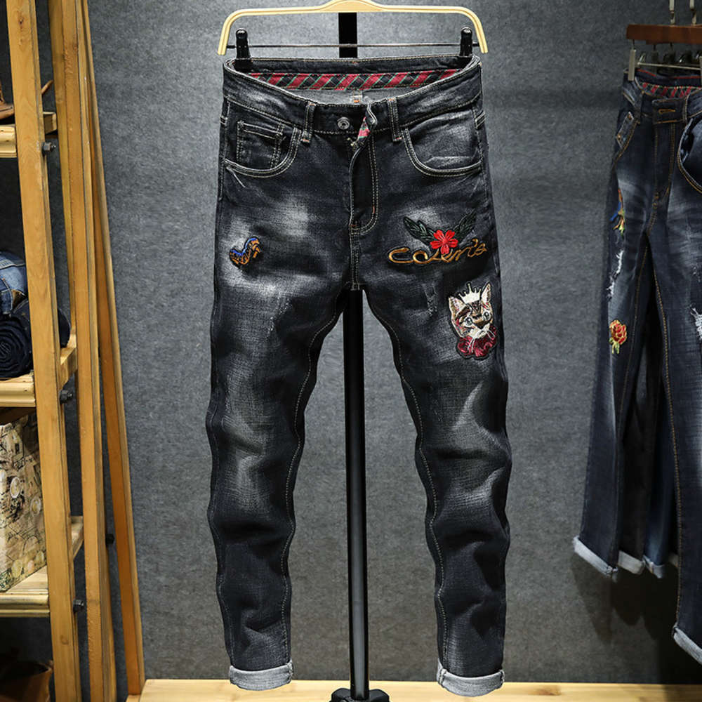 

New fashion brand embroidered jeans in spring, Blue
