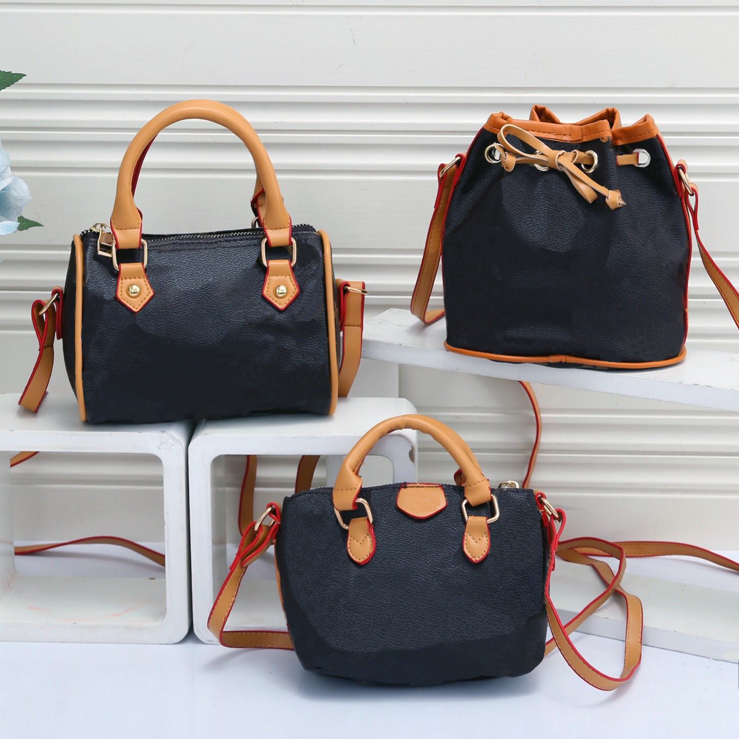 

Women Fashion Designers Bags Clutch Bag pochette purse hook hanger luggage tag Stars Floral Letter PU Christmas Valentines Thanksgiving Day Brown Boston 18 20 22 cm