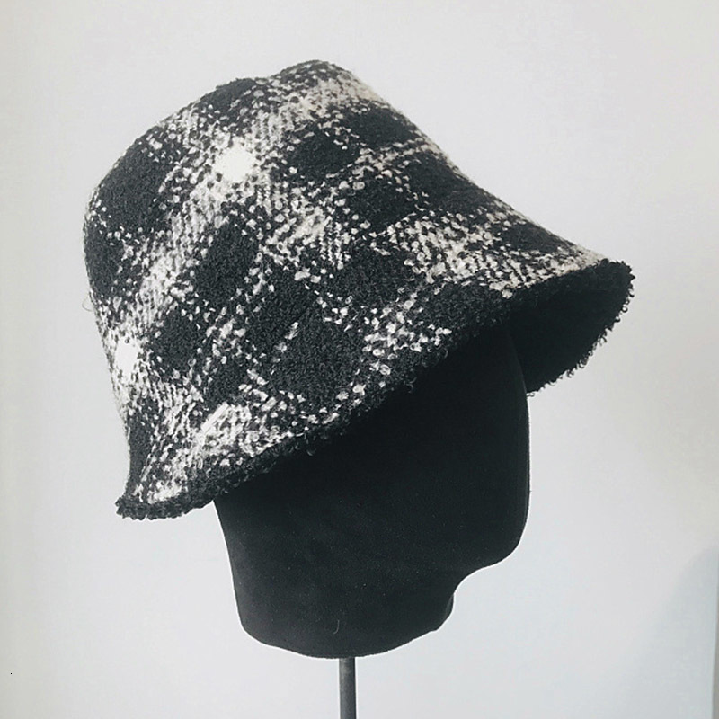 

2021 New Retro Printed Striped Women Winter Double Layer Warmer Ladies Upturn Brim Plaid Beanie Wool Blend Bucket Cloche Hat Q977, Beige