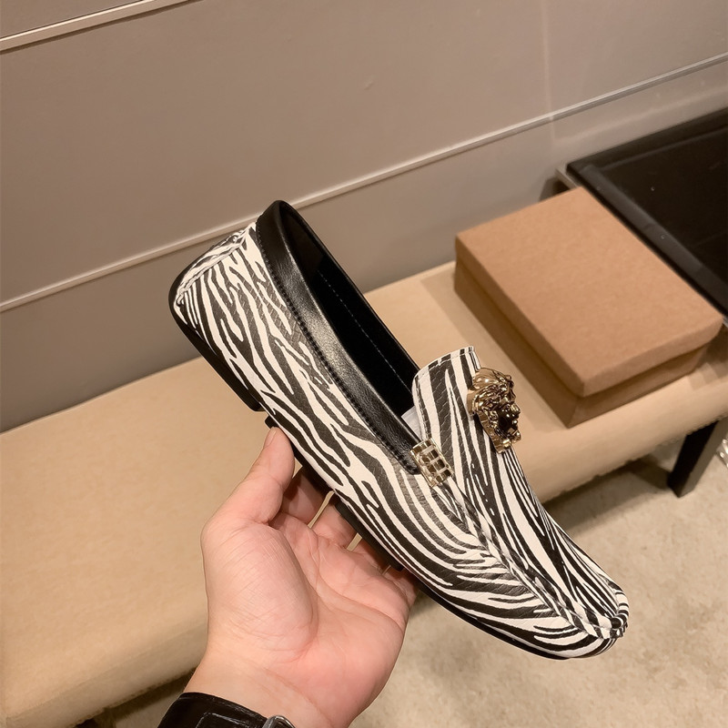 

Classic dress shoes, soft sole, versatile and comfortable designer fashion casual shoes, White