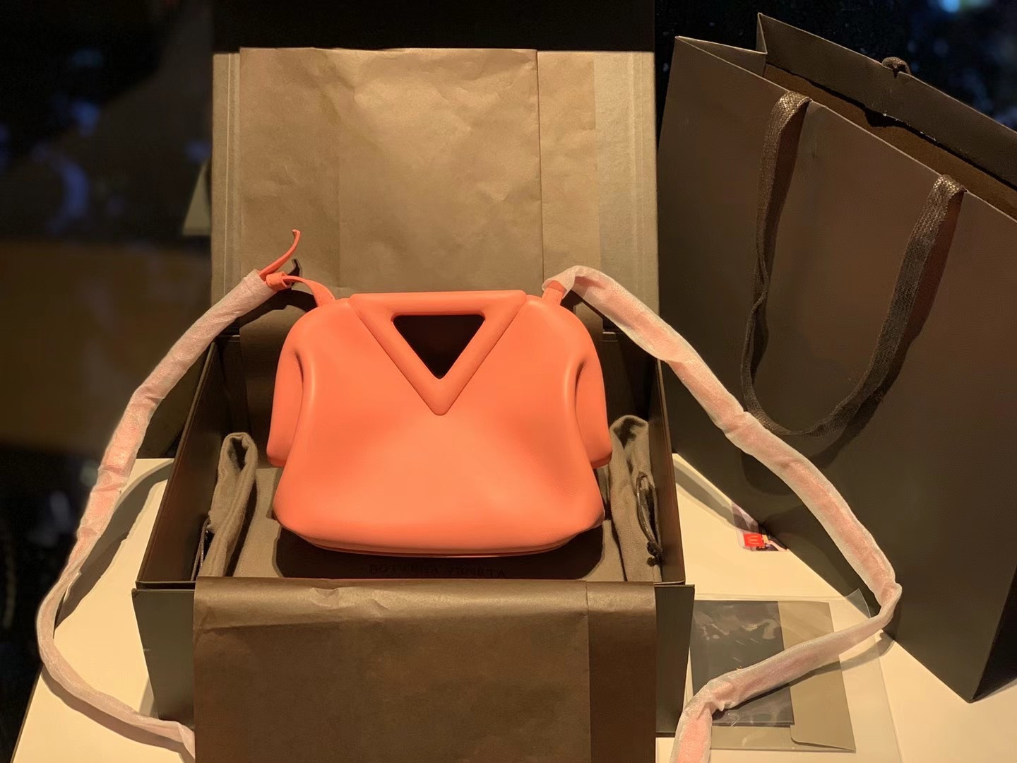 

Luxury Brand Handbag Inverted Triangle Handle Hand Pouch Leather Crossbody Bags For Women Clutches Purse Lady Shoulder BagEO5X, Red