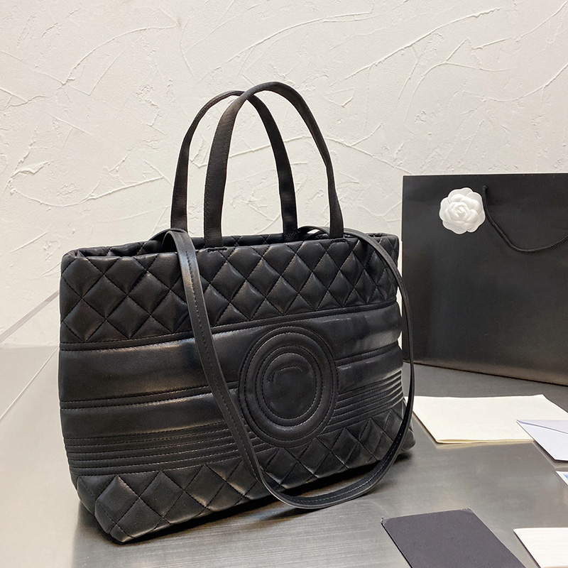 

21Ss Early Fall Crossbody Shoulder Bags Womens Soft Lambskin Top Real Leather Large Capacity Shopping Street Ladies Quilted Luxury Designers, Black