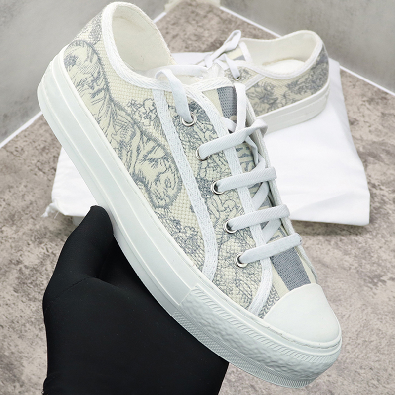 

Designer Embroidery Women Canvas Shoe Low Top Sneakers Printing Walk Girl Flat Sneaker Platform Casual Shoe, Foam bag