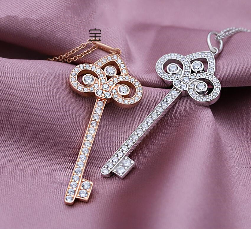 

S925 sterling silver jewelry love Key Pendant Necklace heart-shaped Key Necklace engraved with sweater, Christmas and Valentine's Day gift,