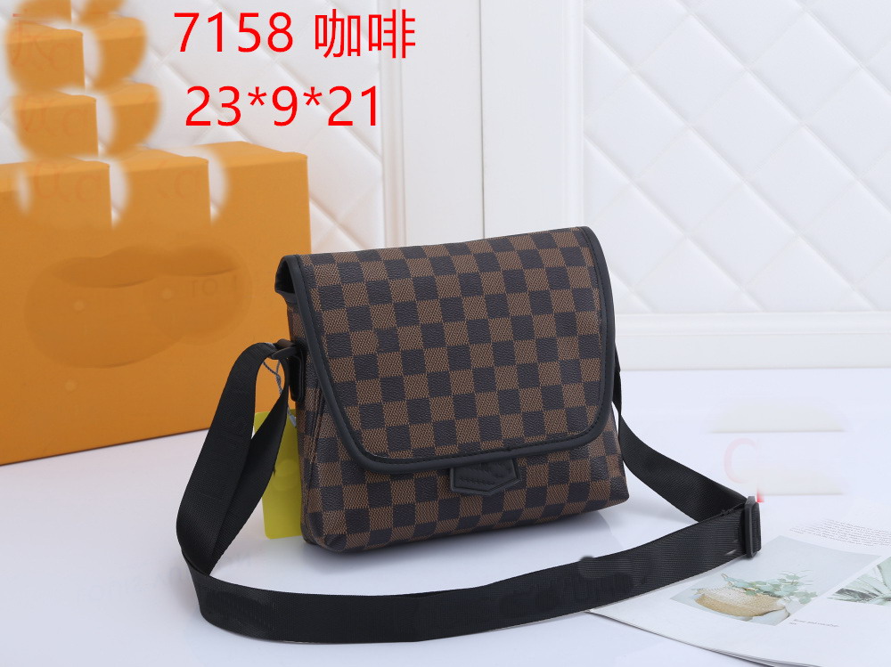 

Mens luxurys Shoulder Bags canvas leather Designers Messenger Bag Trip Postman Classic Handbag Briefcase Crossbody Good quality Wallet for women