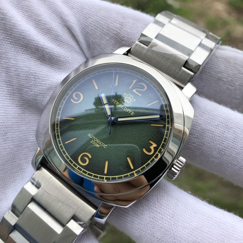 

Wristwatches STEELDIVE Diver Watch Stainless Steel Men Automatic Mechanical 20 Bar Sapphire Glass Luminous, 5-steel band