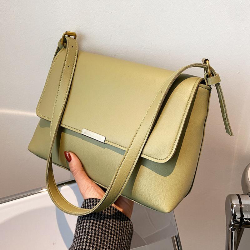 

High-quality women's small bags in the spring of 2021 new fashion and simple one-shoulder messenger bag small square bag, Black