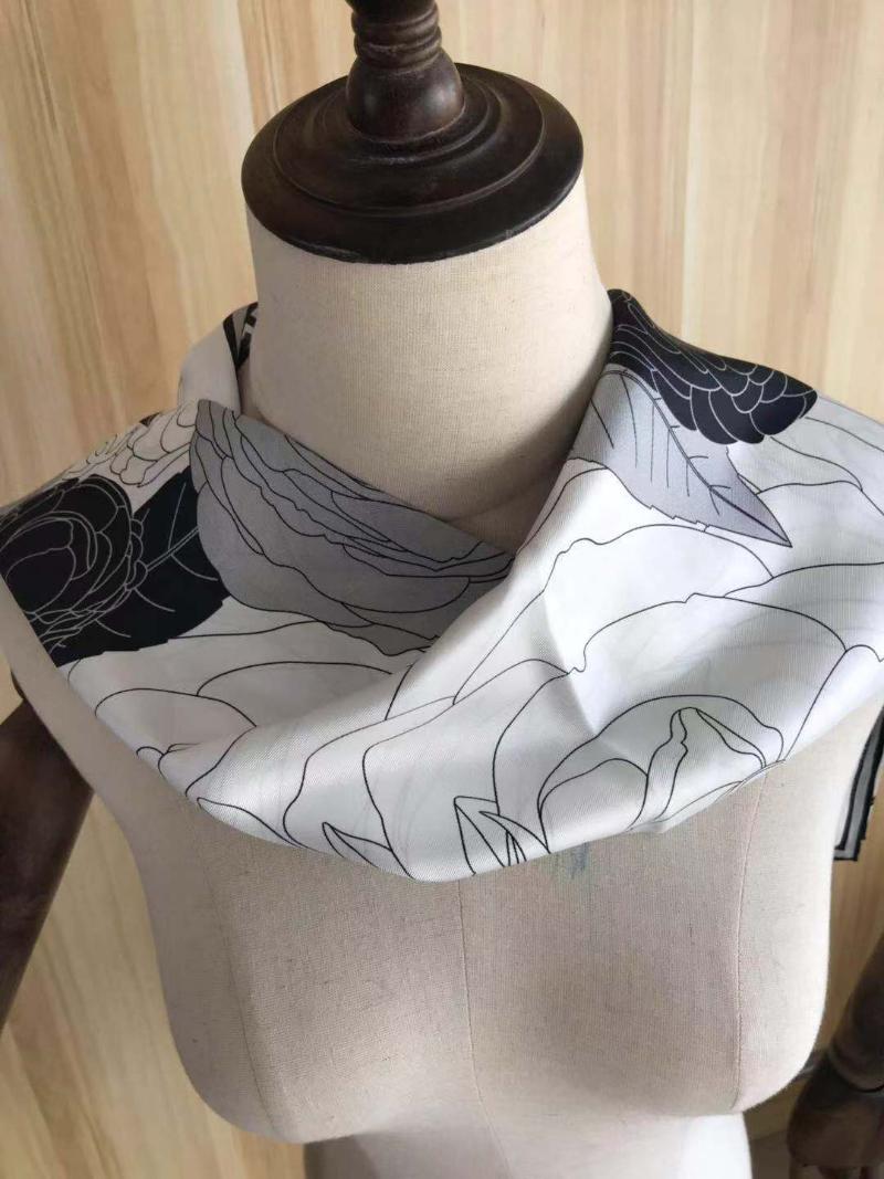 

Scarves 2021 Arrival Winter Spring Classic Flower 100% Pure Silk Scarf Twill Hand Made Roll 90*90 Cm Shawl Wrap For Women Lady