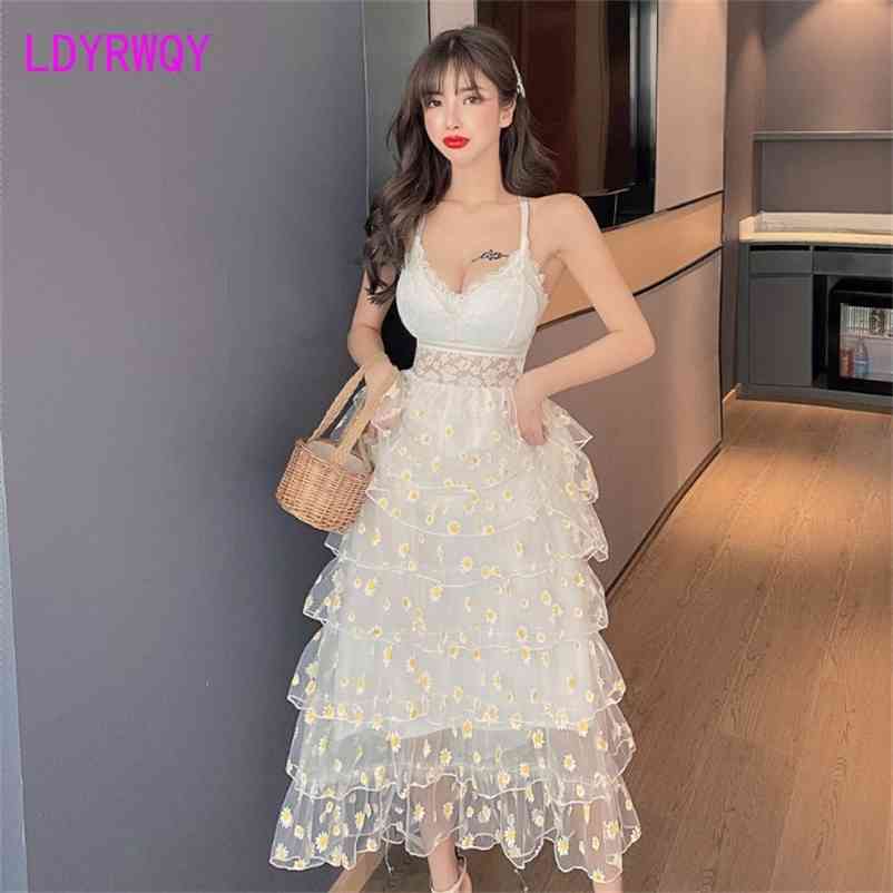 

LDYRWQY Korean version of sexy V-neck temperament suspender halter lace stitching fashion slim dress 210603, White