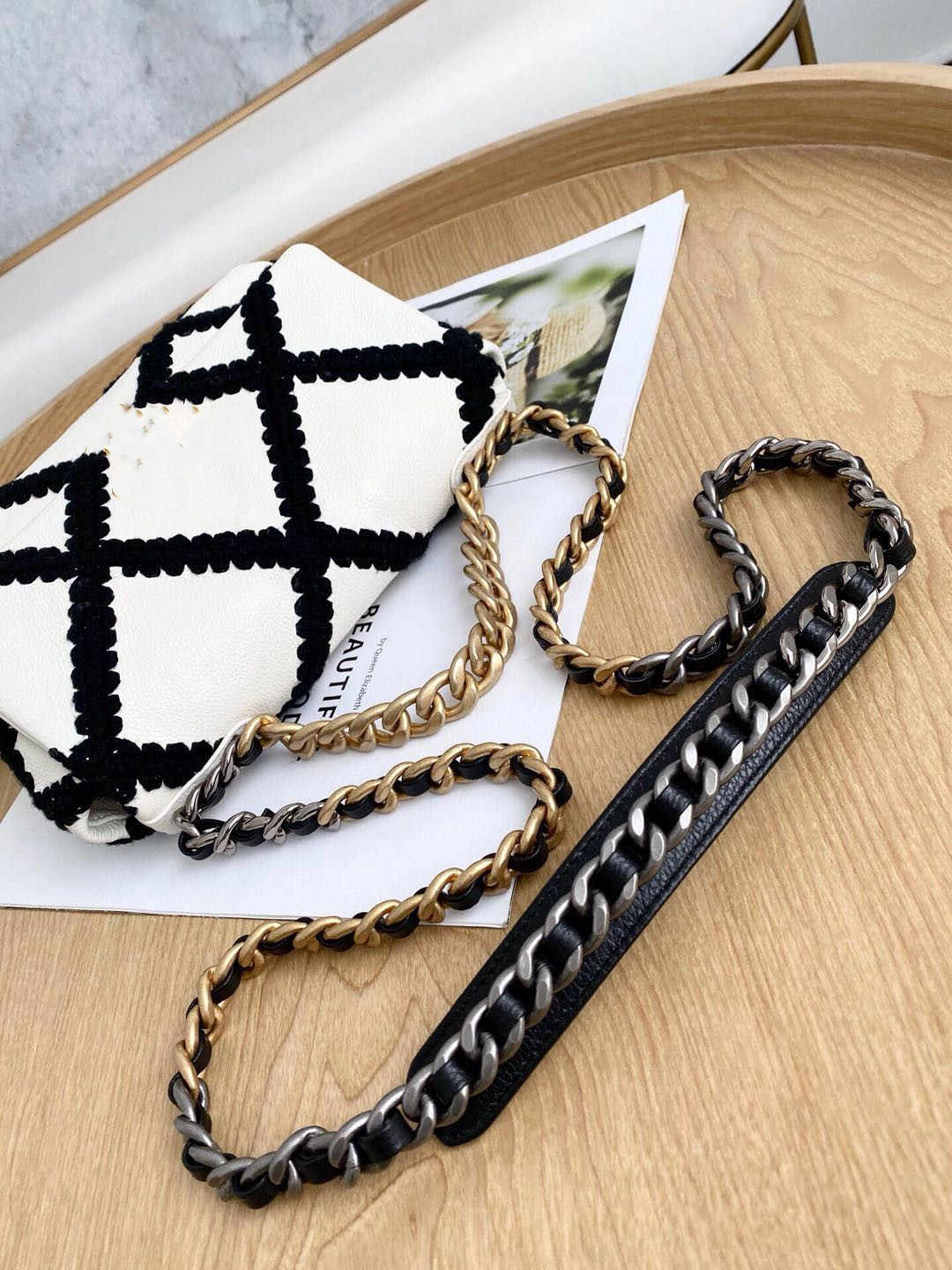 

Classic Women's Bag 7A High-end Customized Quality One-shoulder Handhold Fashion Business Casual Metallic Accessories with Long Straps