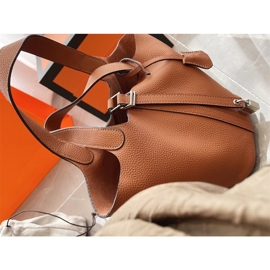 

2021 New Top Sheepskin Crossbody Bag Women Luxurys Designers Bags Shoulder Bag Luxurys Designers Crossbody Bags 18.15cm 9651p, Black