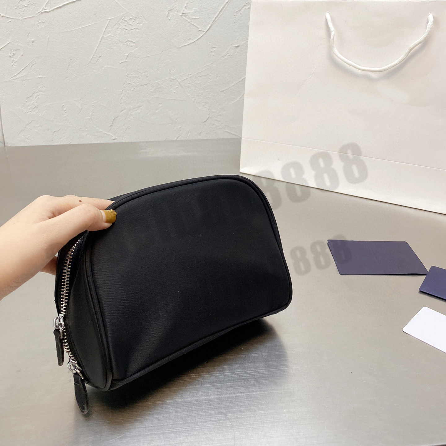 

Luxury Designer Brand Fashion Shoulder Cosmetic Bags Handbags High Quality women chains letter purse Wash gargle phone wallet lipstick bag lady cross body Metallic, No bags