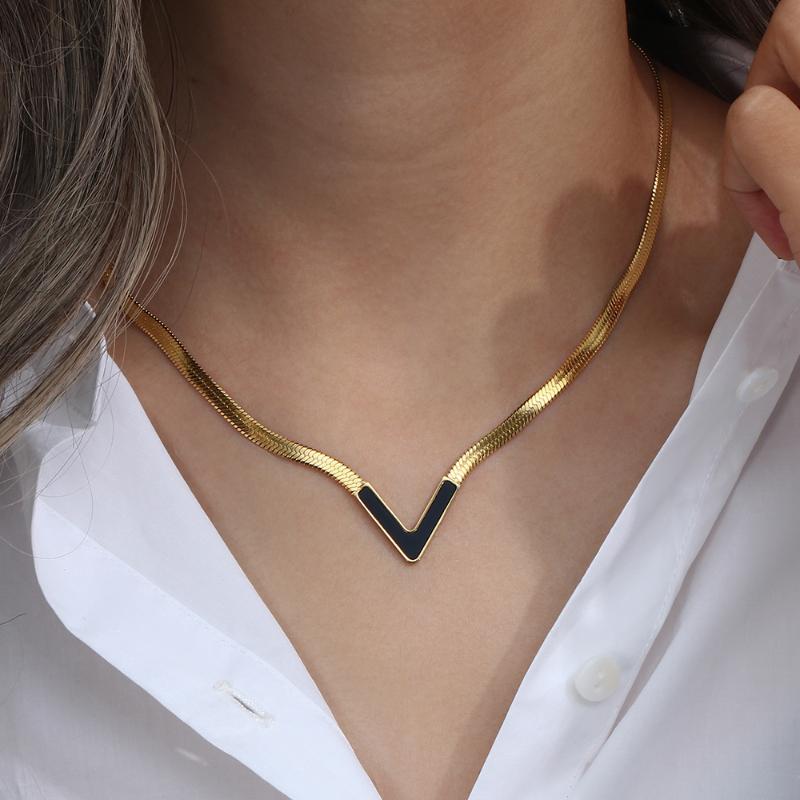 

Chains 2021 Stainless Steel Sexy Shell Zirconia Paved V Shape Herringbone Chain Necklace Gold Choker, Silver