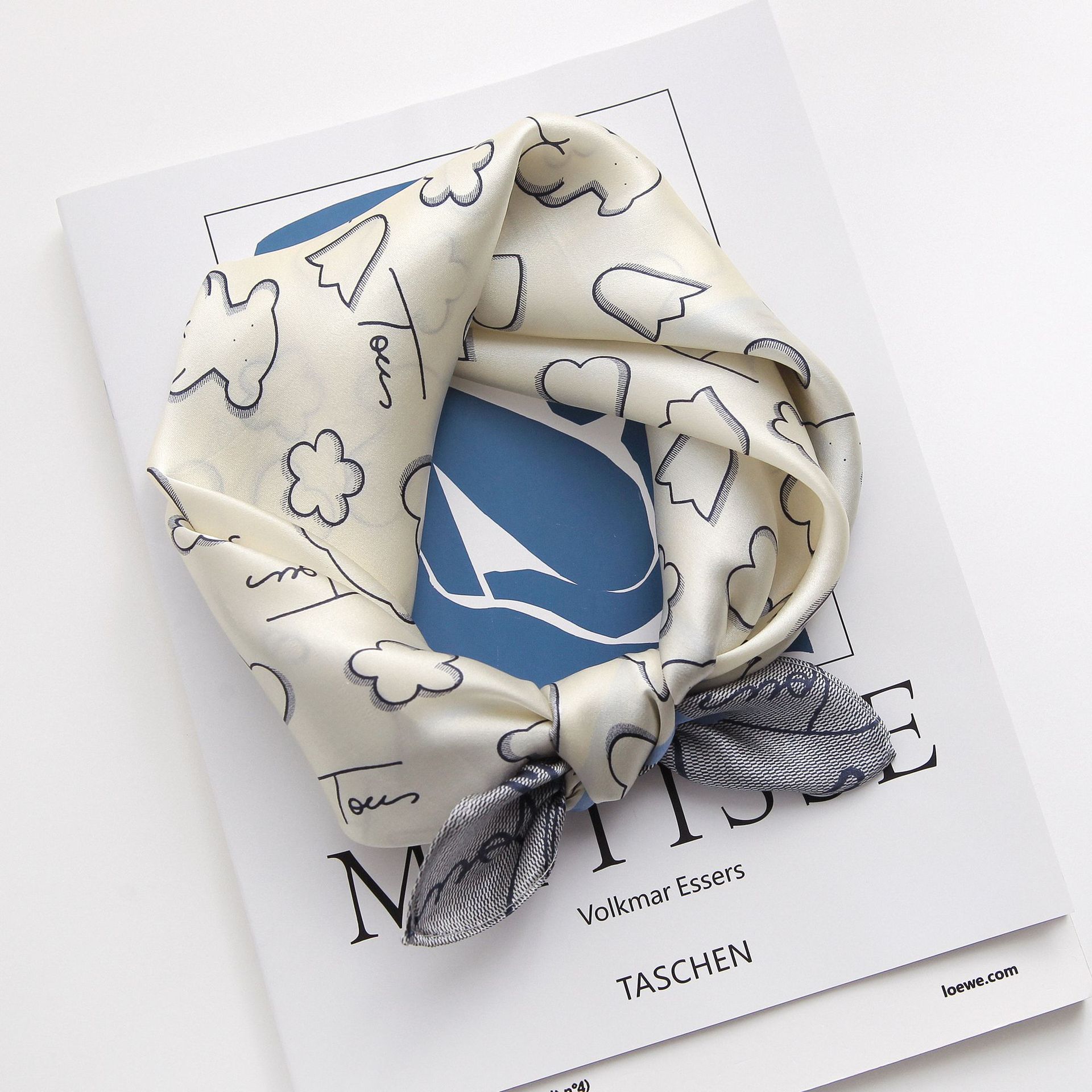 

Simple All-Match Silk Scarf Mulberry Silk Small Square Towel Female Accessories Cartoon Young Scarf Comfortable Classic Hair Band No. 5