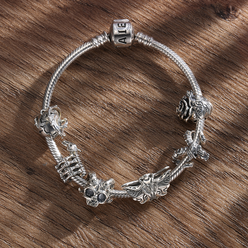 

Punk Style Original Silver 925 Charms Beads Skull Animal Skeleton Cool Look Fine Charms Fits Original Bracelet Beads DIY Jewelry Q0531