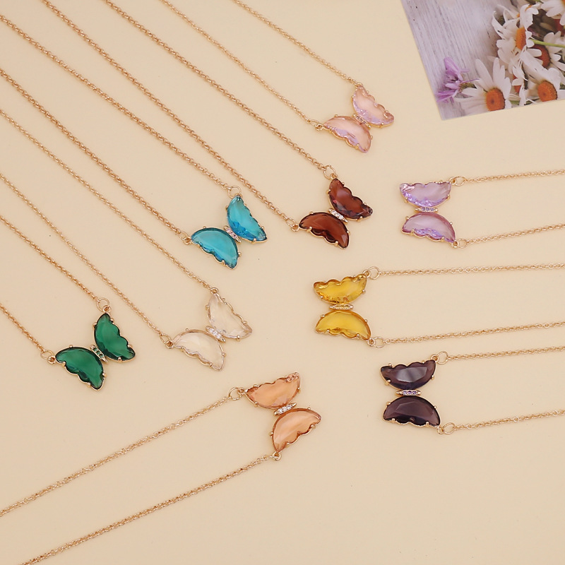 

Pendant Necklaces Multicolor Butterfly Necklace Female Creative All-Match Clavicle Personality Chain