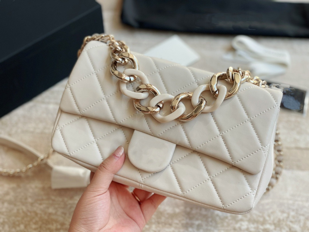 

2021 fashion handbag personality retro chain bag, beautiful solid color classic designer diamond package, Box