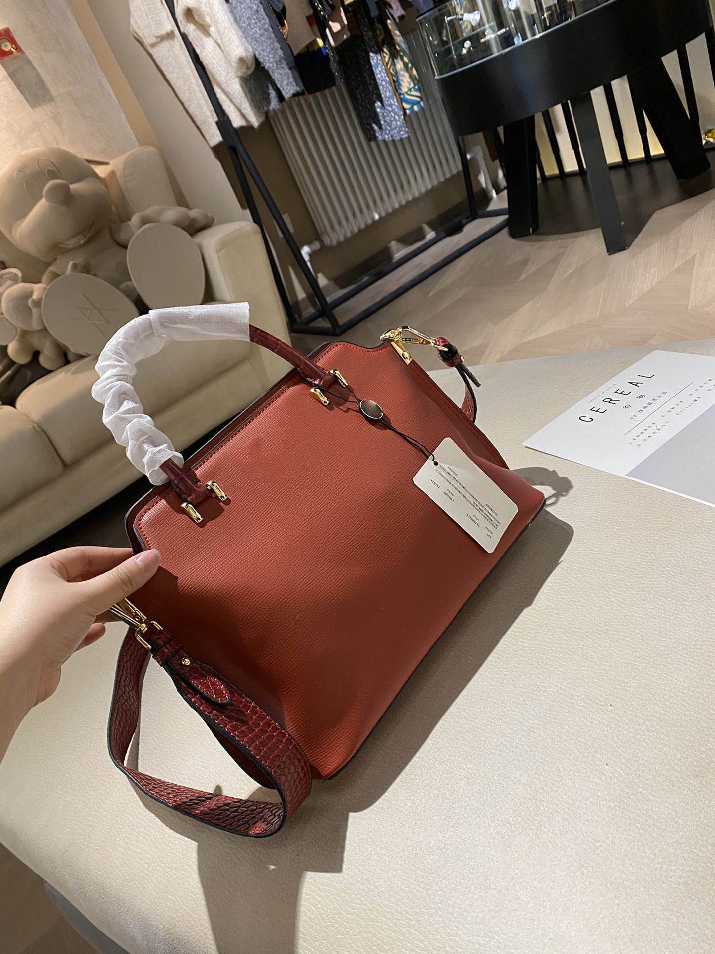 

2021 fashionable and beautiful ladies famous shoulder bag leather chain messenger bag fashionable 35*22cm1, Red