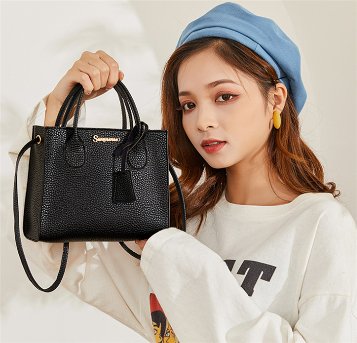 Designers Duffel Bags 45CM 55CM luxury large capacity travel sale High quality women men Genuine Leather shoulder Fashion bag carry rivets with l-image-708667896