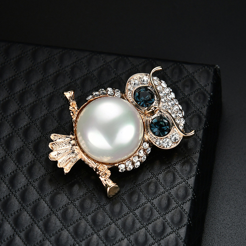 

Gold Owl Brooch Breastpin Animal Crystal Blue Eye Brooches Pins Women Men Fashion Jewelry Will and Sandy, Gray
