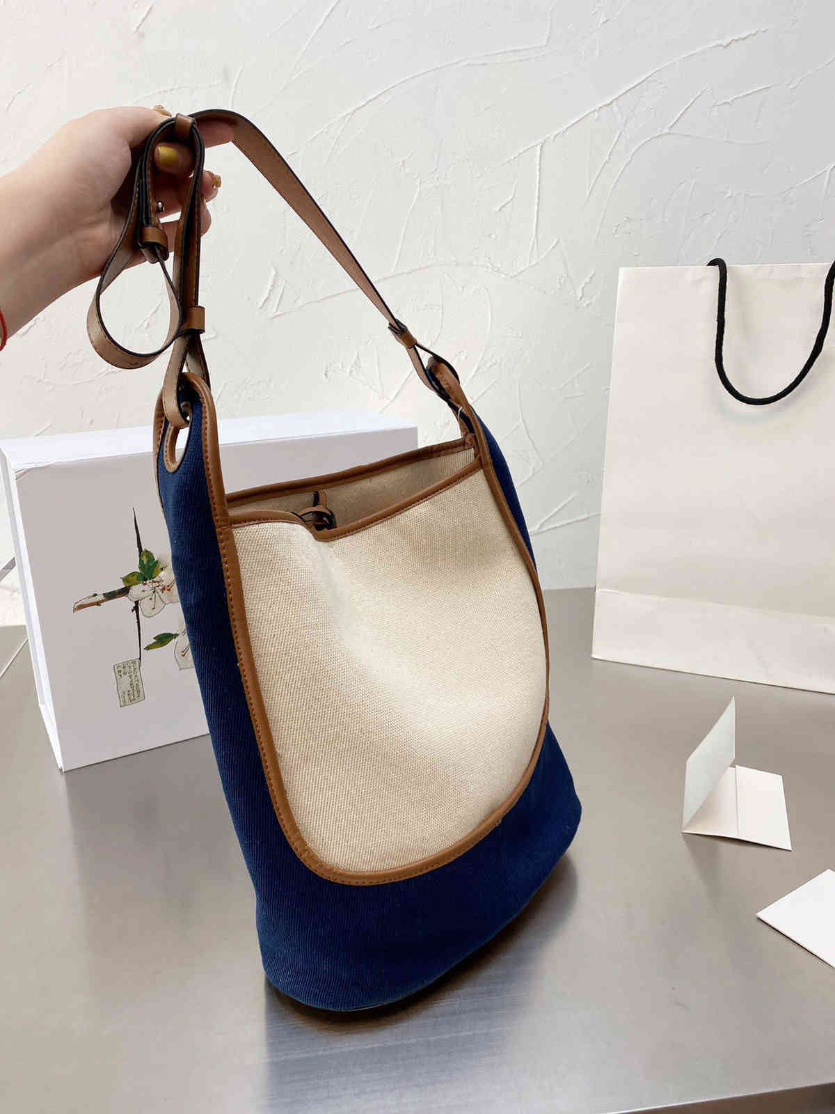 Luxury Handbags and Storage Bucket Designer Loew Splicing Bag Canvas Collage Leather Double Back One Shoulder Fashion Sh-image-726697558