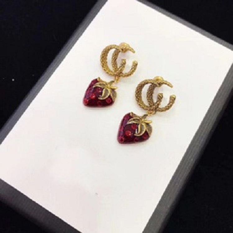 

Gu Jia Shuang G strawberry fashion personality gutta percha Earrings female S925 silver needle