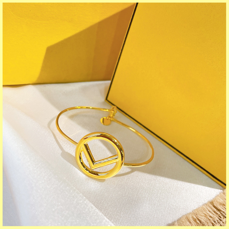 

Fashion Designers Bracelet For Women Luxurys Jewelry Gold F Bracelets Womens Chain Link Wedding Party Ornaments Necklaces Box High Quality